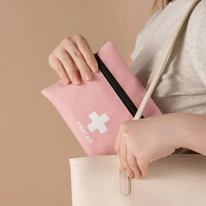 Compact First Aid Kit Bag – Portable Travel & Outdoor Storage