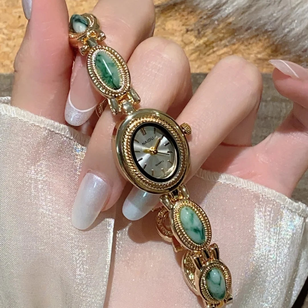 Fashionable Versatile Oval Natural Stone Women Quartz Watch High Quality Gold Quartz Watches Ladies Advanced Chain Wristwatches Peaceful Pleasures Health and Wellness green stone