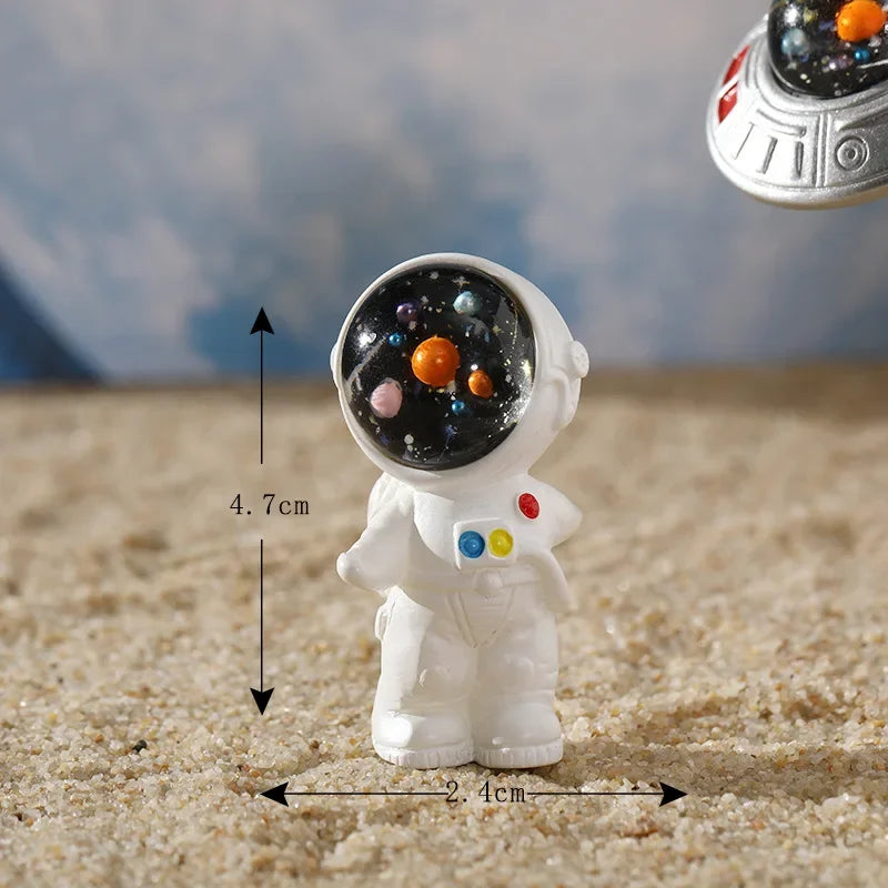 1pc Planet Astronaut and Bunny Rabbit Creative Cartoon Figure Ornament Miniature Resin Craft DIY Accessories Decoration лягушки Peaceful Pleasures Health and Wellness 3