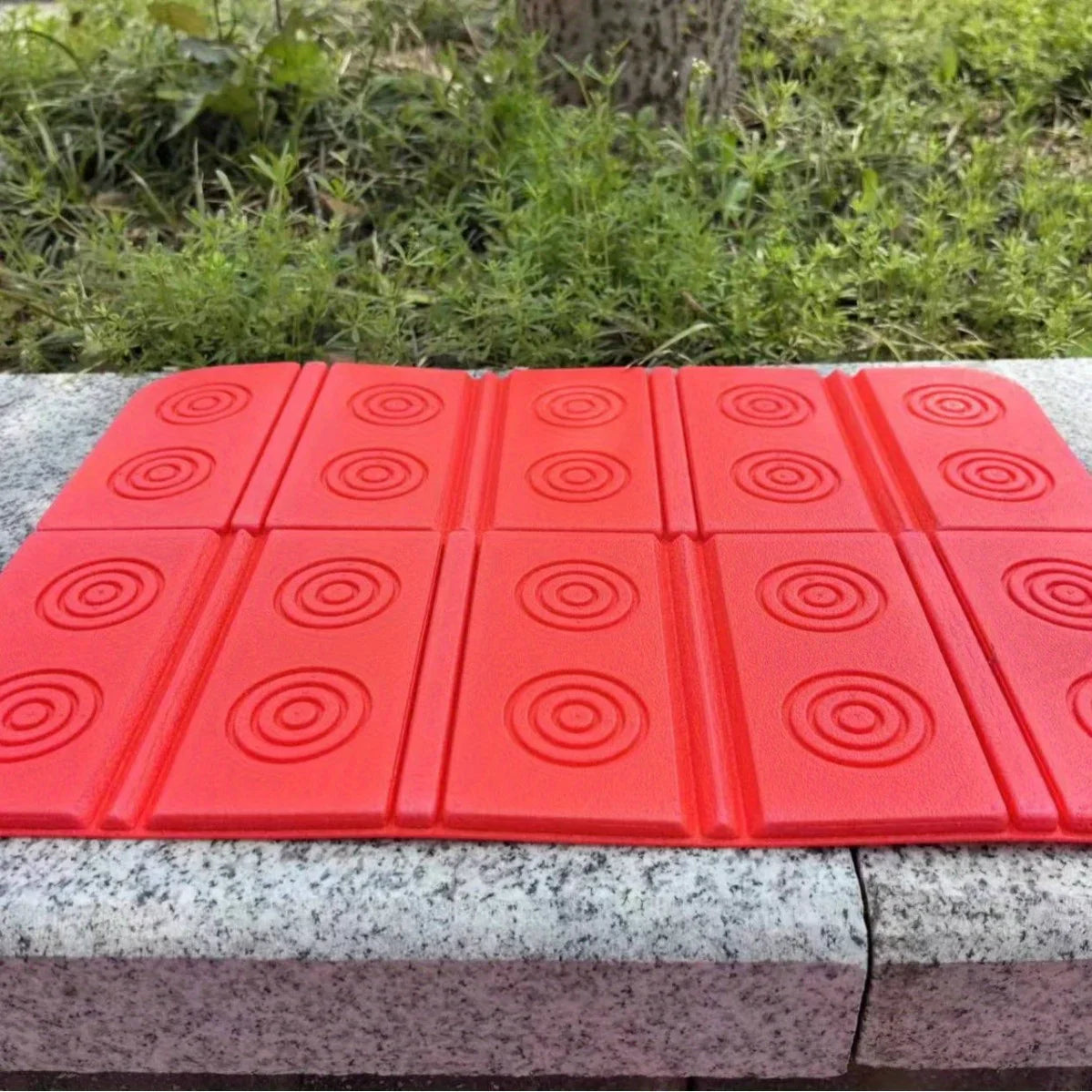 Portable EVA Folding Seat Cushion – Waterproof Picnic Mat