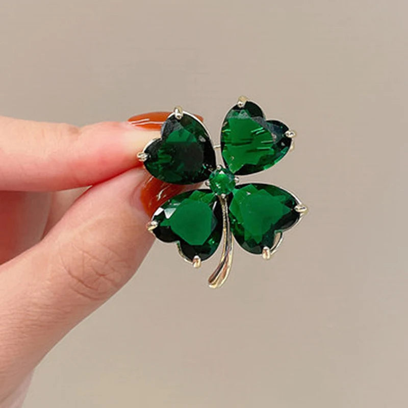 Buckle Lucky Four-leaf Pin Retro Emerald Corsage Fixed Clothes Pin Clover Brooch French Lady Wedding Jewelry Accessories Peaceful Pleasures Health and Wellness