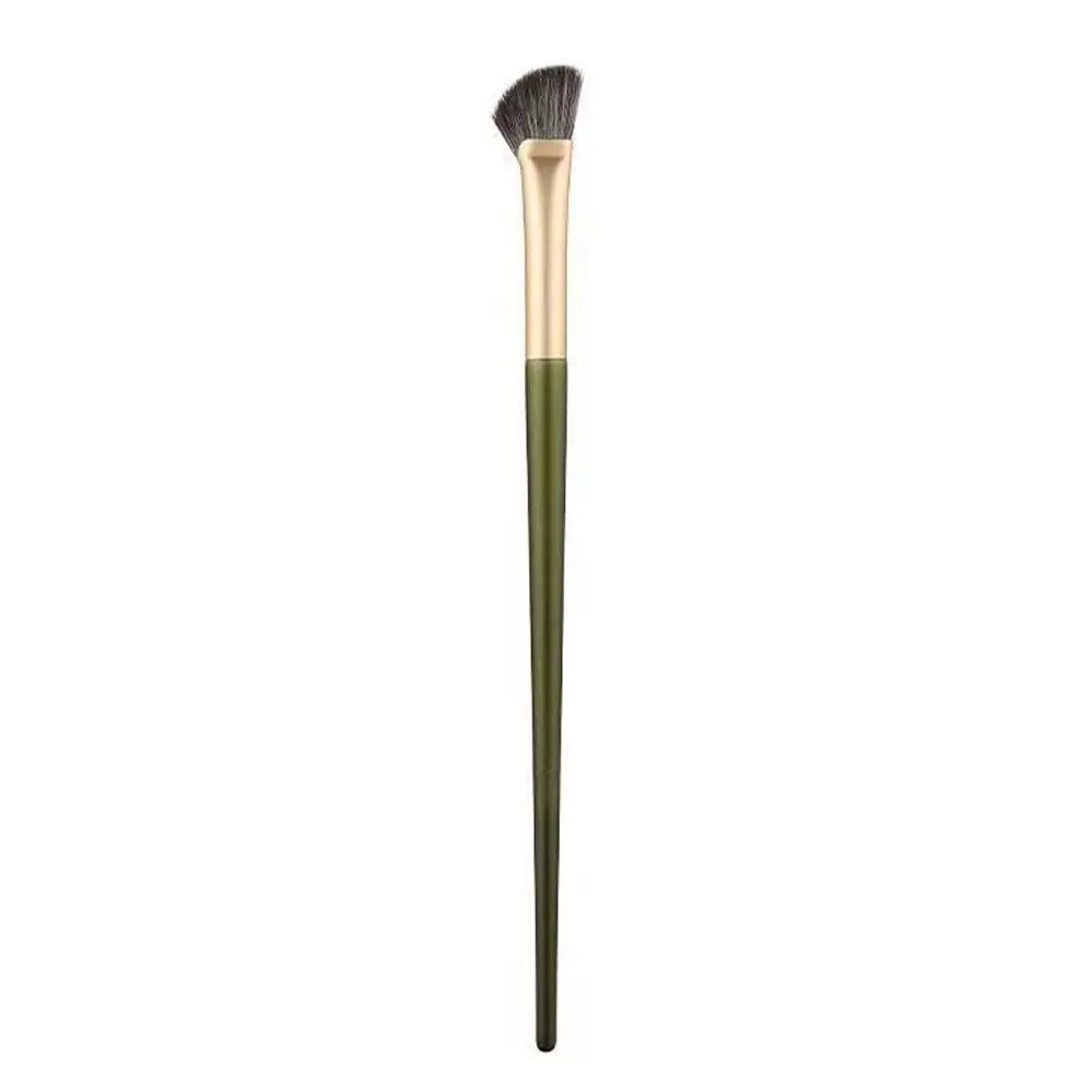 Half Fan Nose Contour Brush – Soft Angled Sculpting Tool