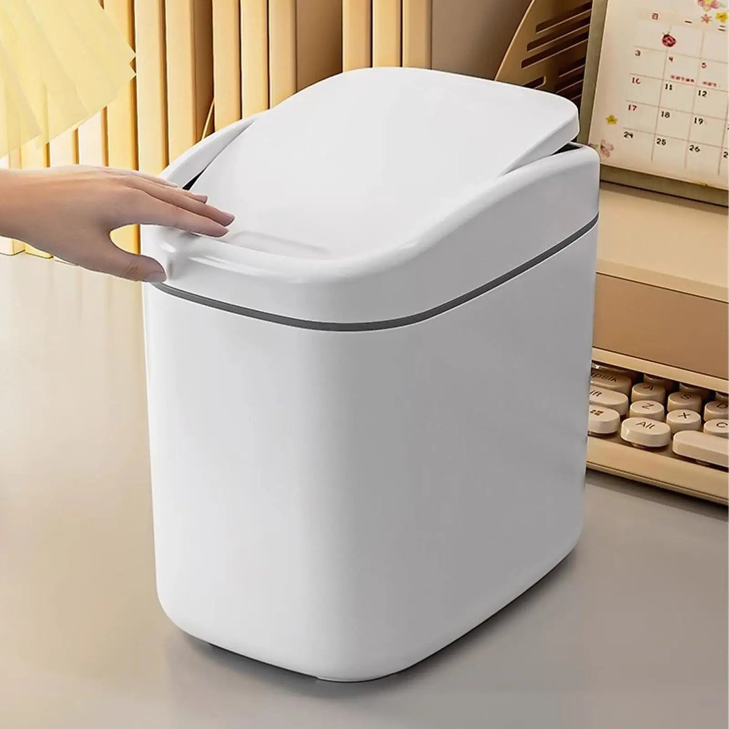 Mini Desktop Trash Can with Shake Lid – Desk & Office Bin