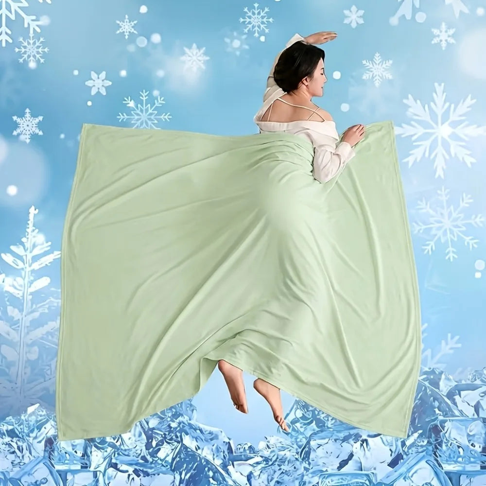 Ultra Soft Cooling Throw Blanket – Lightweight Breathable Summer Quilt