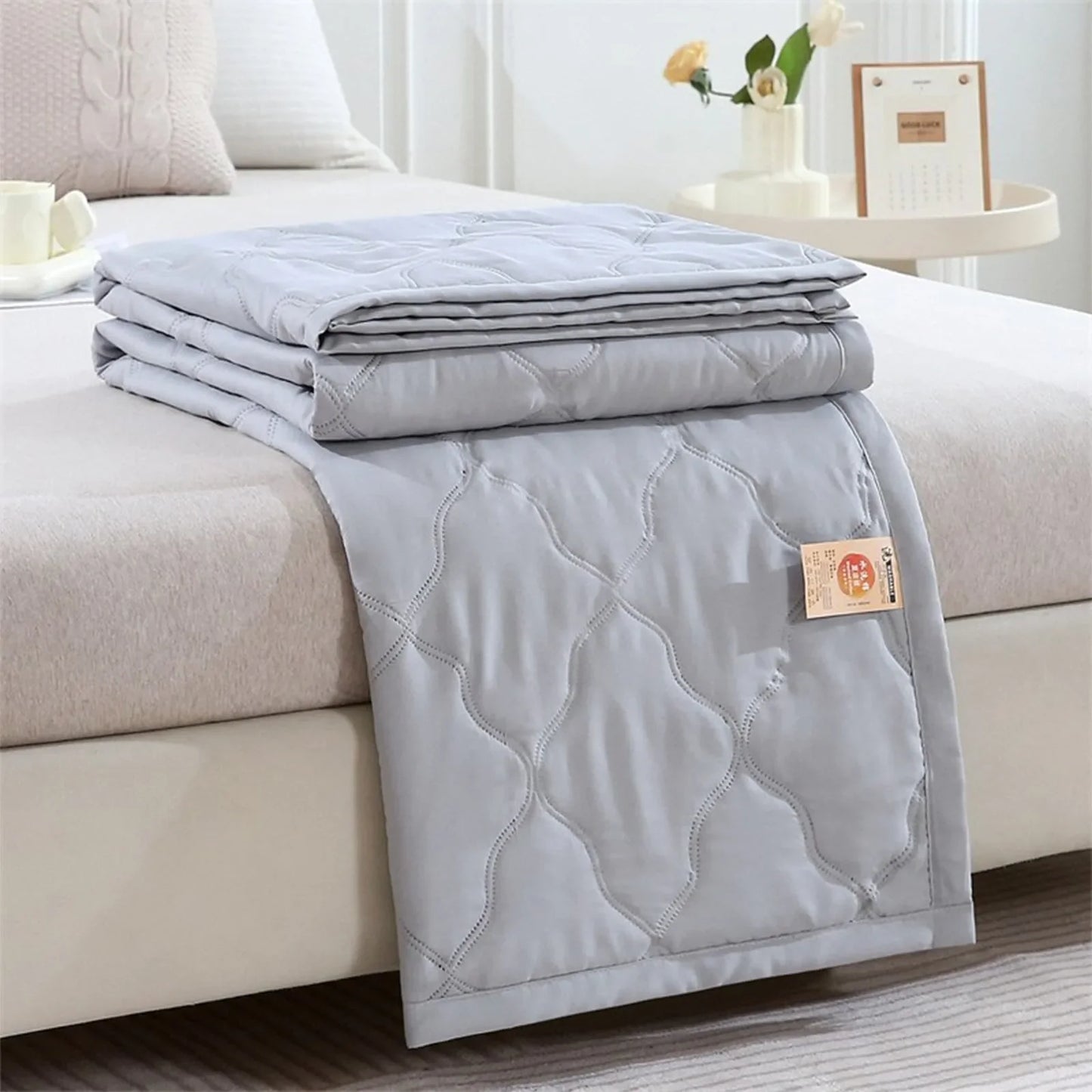 Double-Sided Cooling Blanket – Breathable Summer Quilt