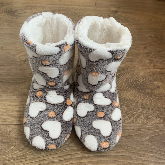 Women's Winter Home Slippers | Heart Print Non-Slip & Warm Women's Slippers Peaceful Pleasures Health and Wellness E 36-37