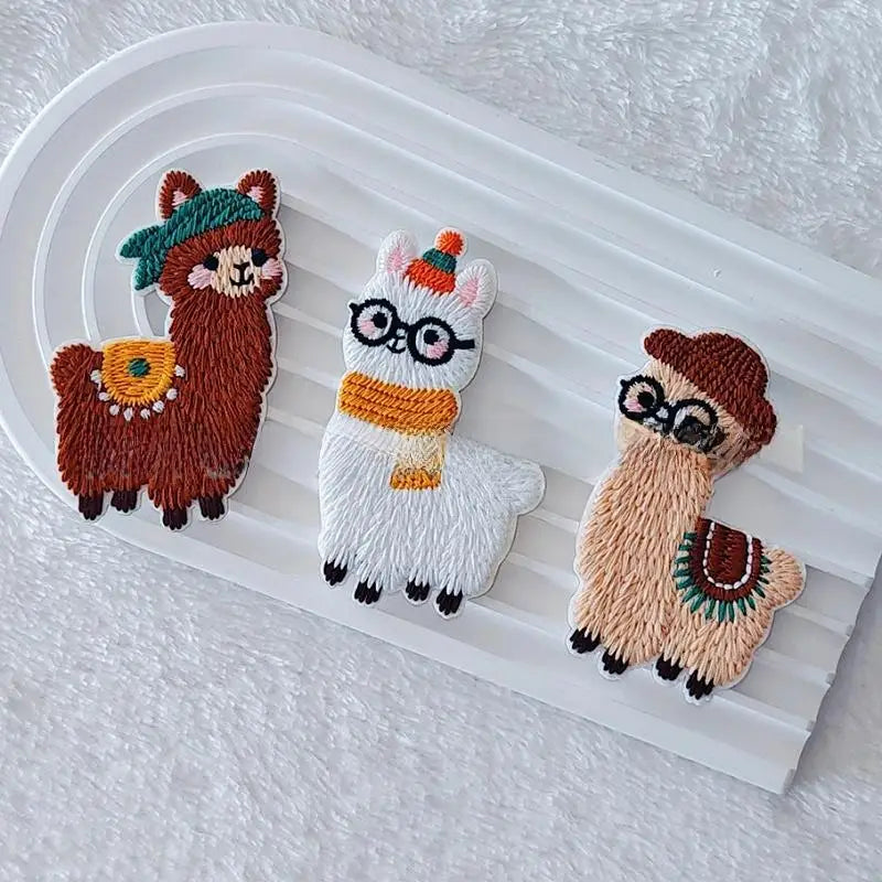 6-Pack Cartoon Llama Embroidered Patches – DIY Fabric Stickers