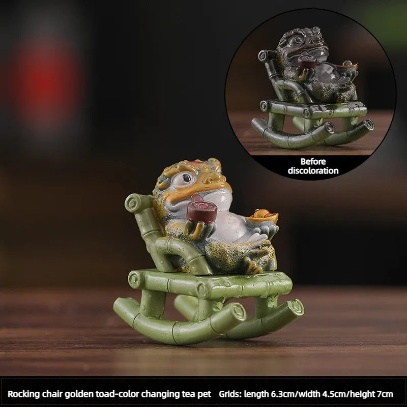 1pcs Lucky Toad Rocking Chair Tea Pet Ornament Traditional Auspicious Figurine for Tea Table Decor Gift Resin Peaceful Pleasures Health and Wellness A