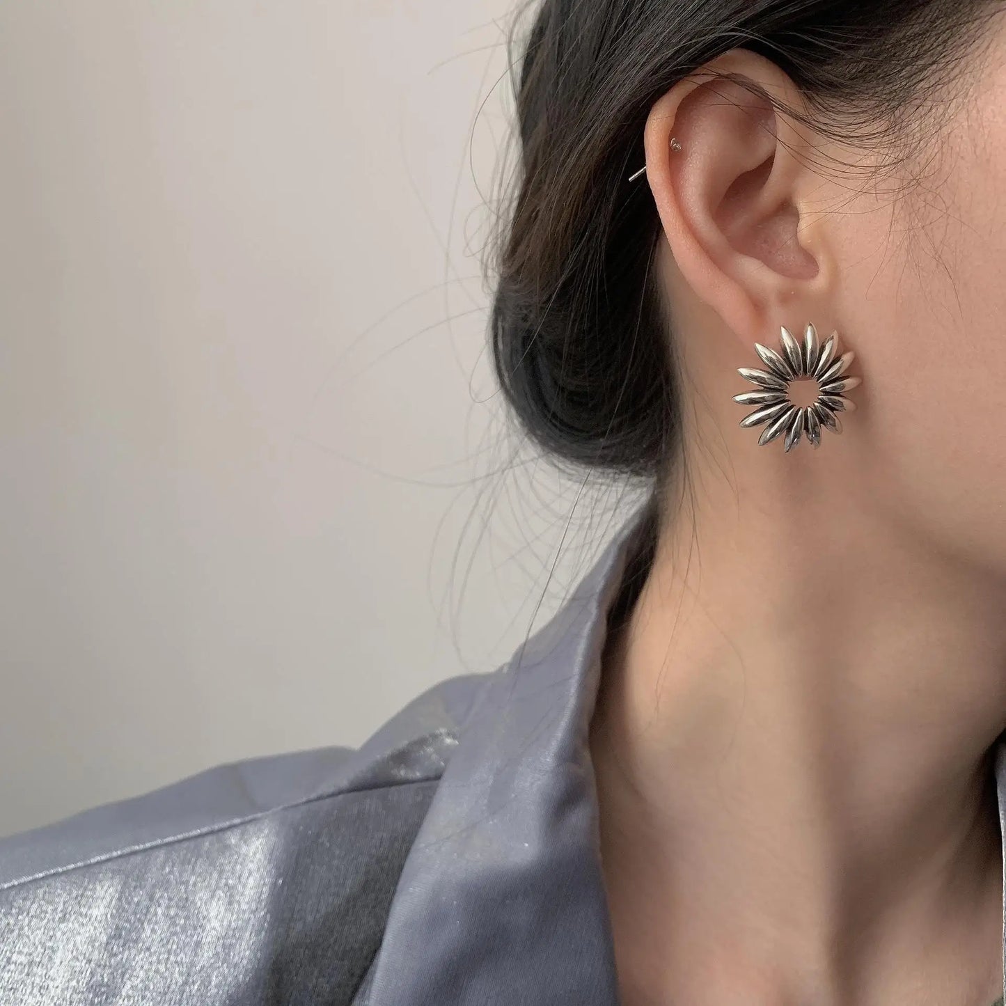 Sunflower Stud Earrings – Vintage Hypoallergenic Statement Jewelry
