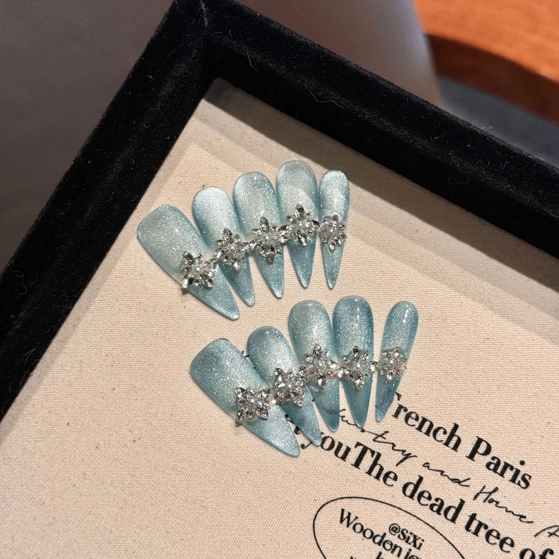 Handmade Press on Nails Glitter Blue Cat Eye Short Fake Nails Full Cover Wearable Super Shiny Gold Crystal Bride False Nail Tips Peaceful Pleasures Health and Wellness L