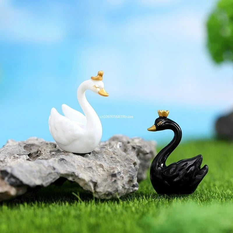 1Pcs Swan Couple Model DIY Fairy Miniature Bird Figure Resin/ PVC Figurine Terrarium Ornaments Valentine's Day Gift Fairy Garden Peaceful Pleasures Health and Wellness