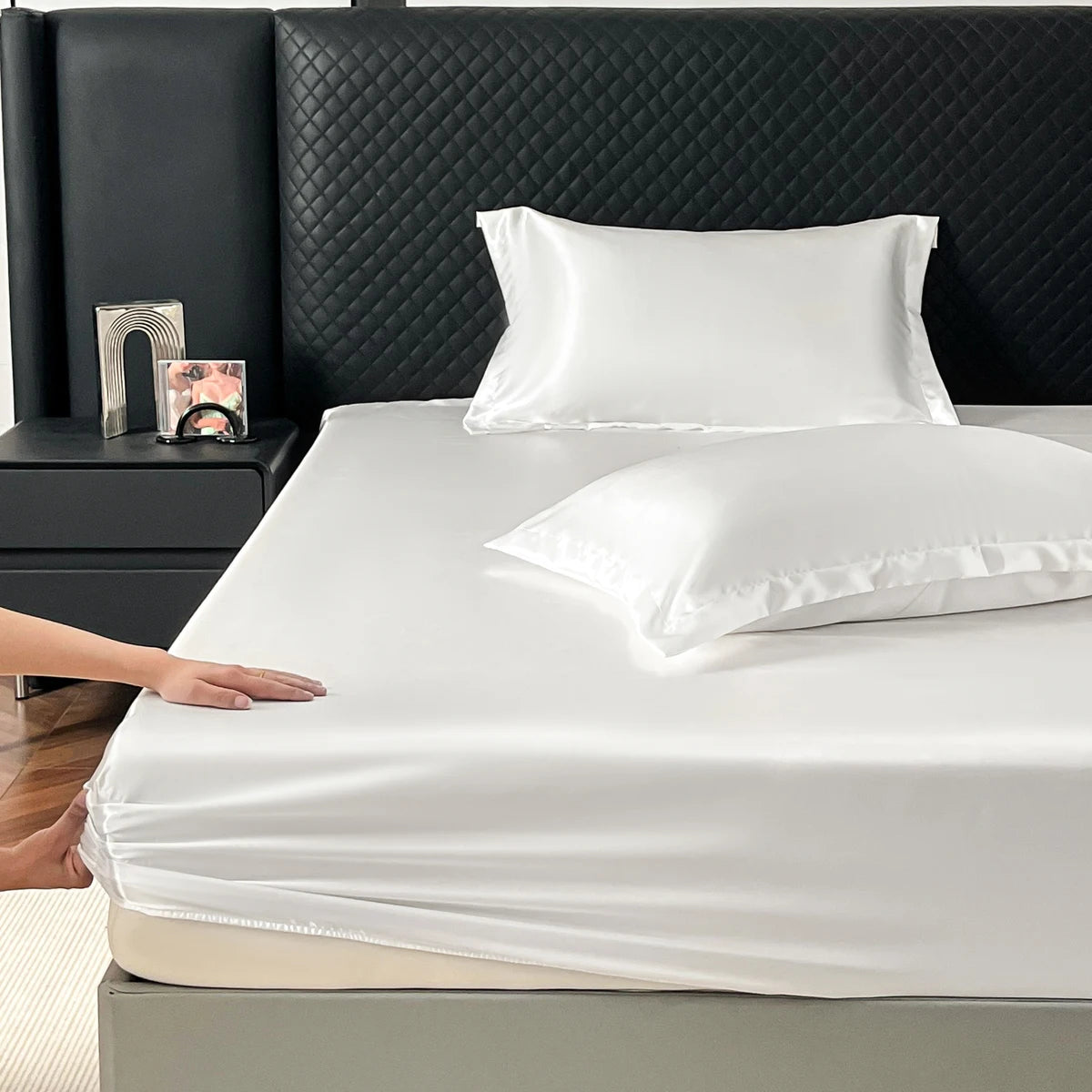 Silky Satin Fitted Bed Sheet Soft Deep Pocket Full Mattress Cover Fits 12 to 16 Inches Single Layer Comfortable Sleep Experience Peaceful Pleasures Health and Wellness Fitted Sheet White 180x200cm Set