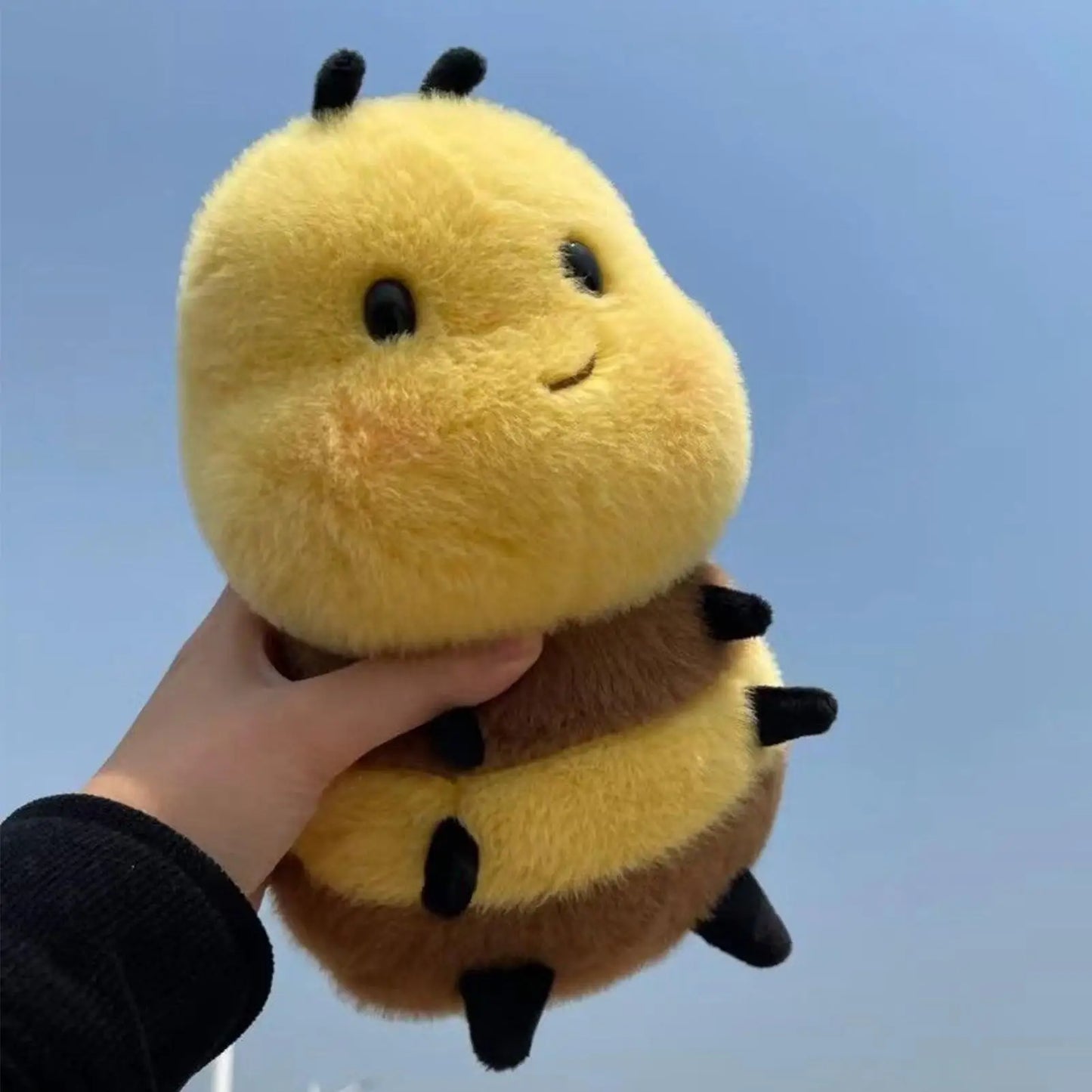 20CM 1PC Chubby Smiling Bee Plush Doll Realistic Collectible Figure Children Bedroom Nursery Sofa Car Baby Shower Birthday Gift Peaceful Pleasures Health and Wellness
