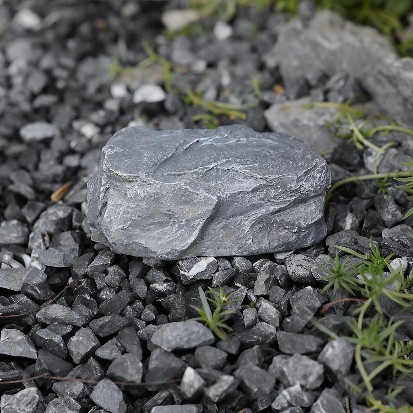 Fake Rock Key Hider – Realistic Resin Outdoor Key Storage Box