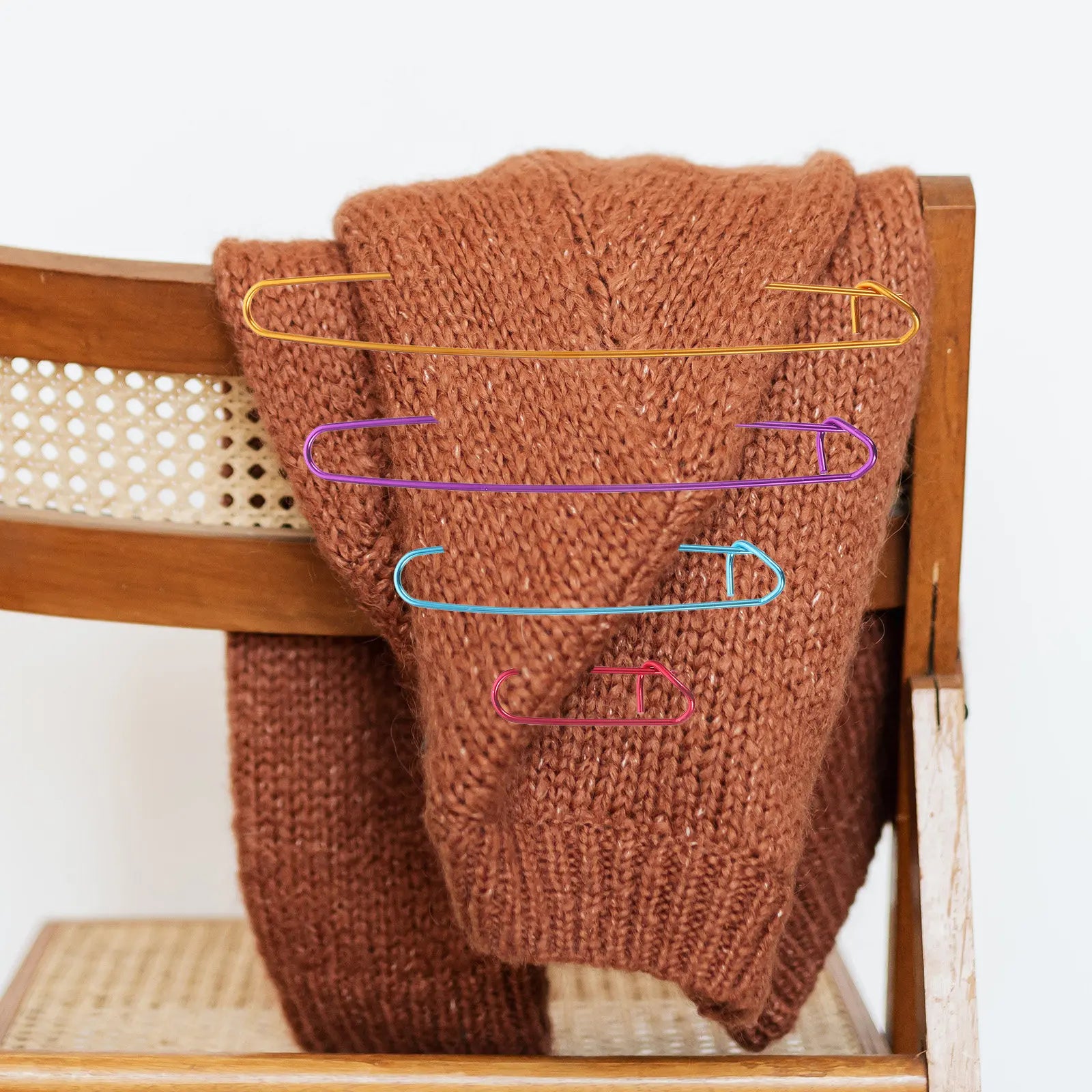 12Pcs Versatile Aluminum Stitch Holders 4 Sizes 6Cm 12Cm 17Cm 20Cm Easy Open Close Knitting Crochet Safety Pins for Scarves Peaceful Pleasures Health and Wellness
