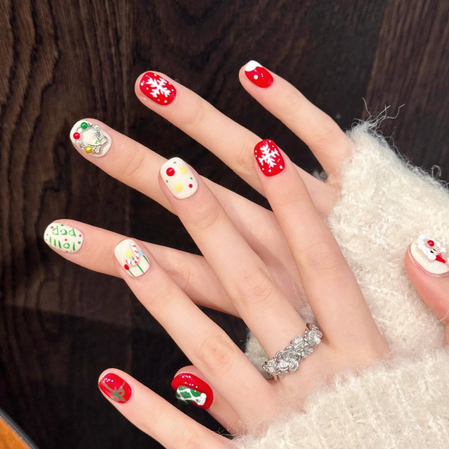 Christmas Press On Nails | Snowflake Wreath Short False Nails 10PCS