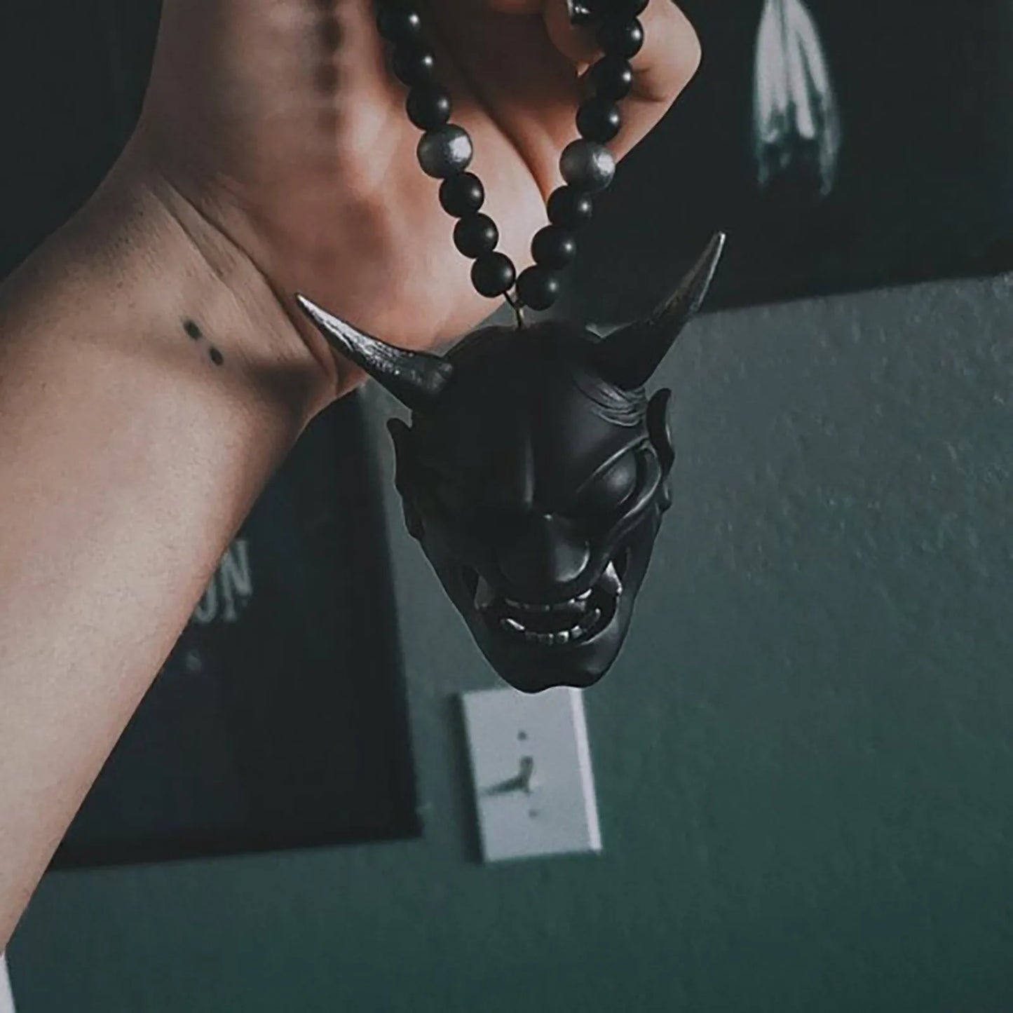 Samurai-Kabuto Helmet Hannya Japanese Oni Car Rear View Mirror Charm Japanese Ghosts Hanging Ornament Personalized Pendant Peaceful Pleasures Health and Wellness