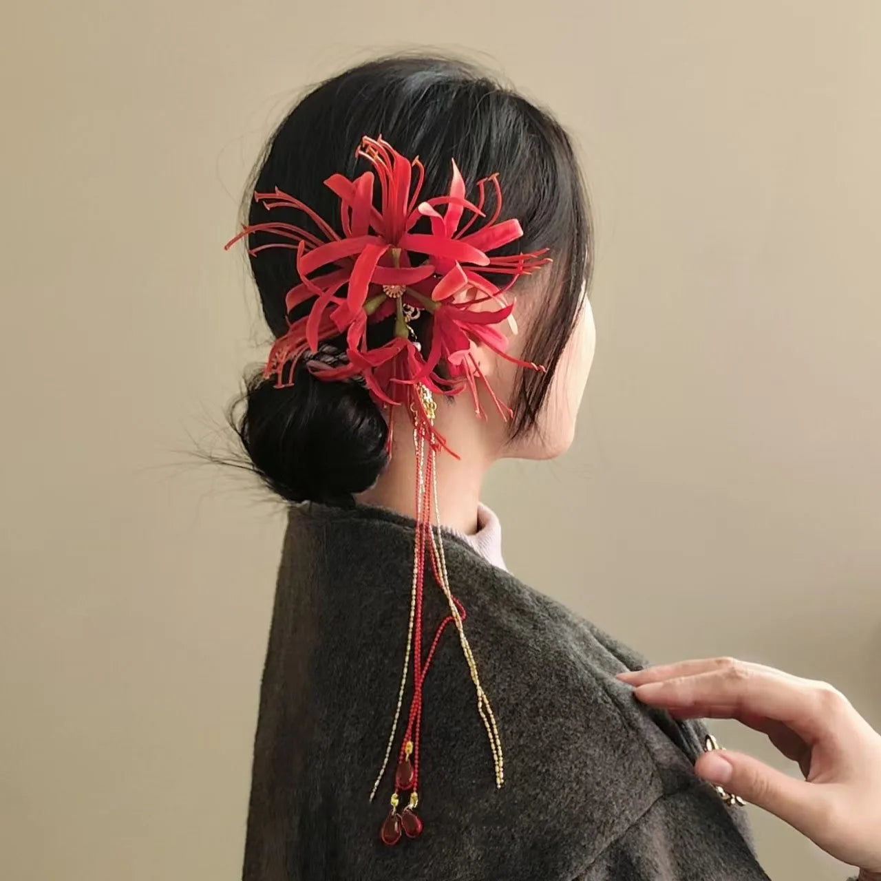 New Fashionable Red Cross Shore Flower Hair Clips Tassel Design Antique Elegant Atmospheric Personalized Women's Hair Accessory Peaceful Pleasures Health and Wellness