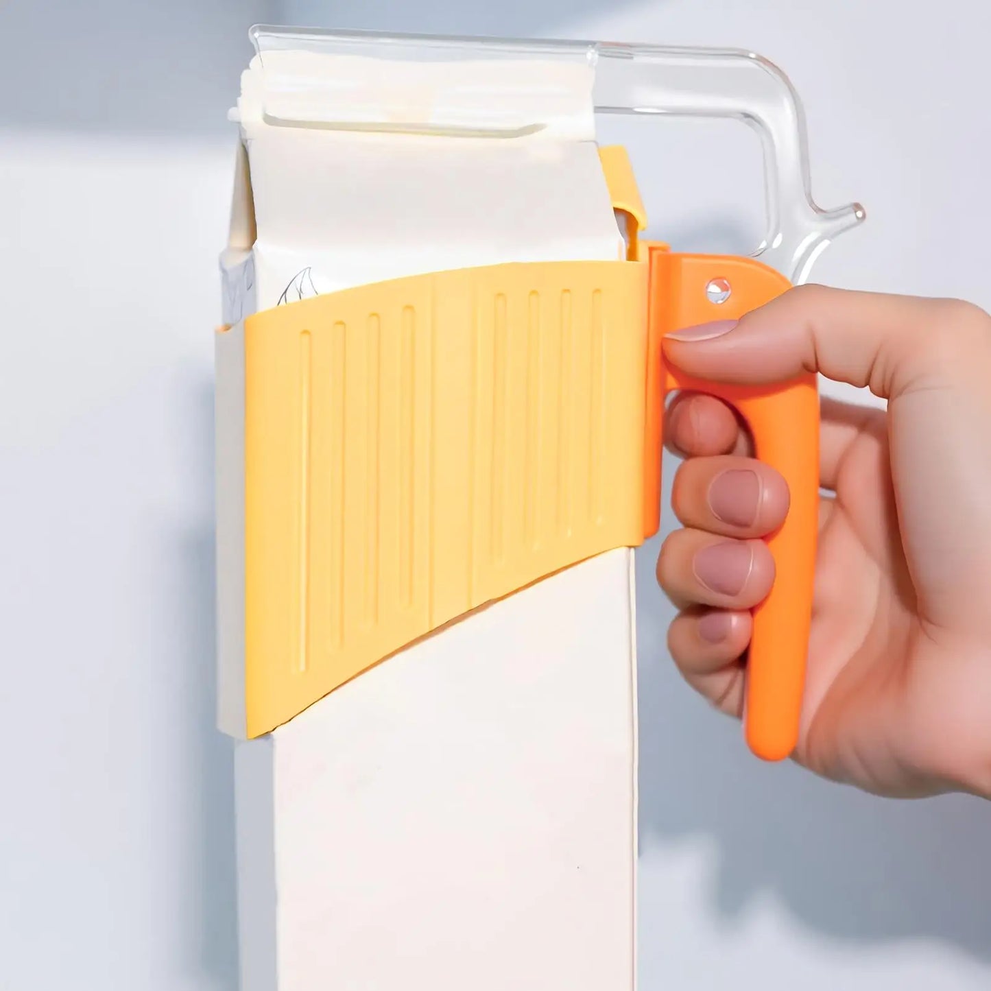 Milk Carton Clip with Handle – Leak-Proof Pouring Gadget