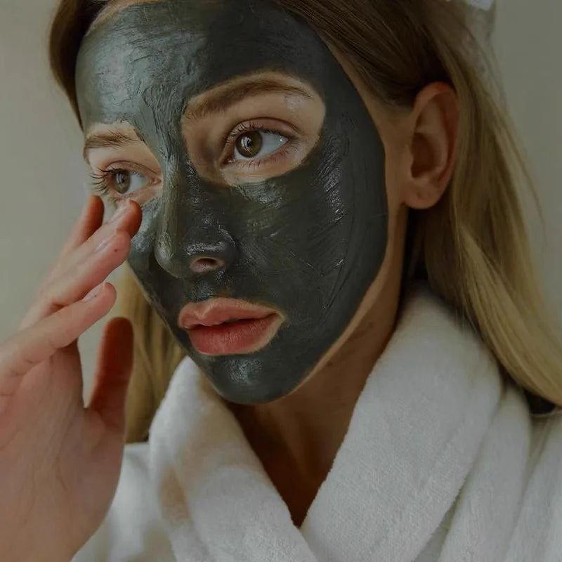 Repair volcanic mud-applied facial mask, cleansing and moisturizing mud-mask, suitable for the face and body, narrows pores and Peaceful Pleasures Health and Wellness