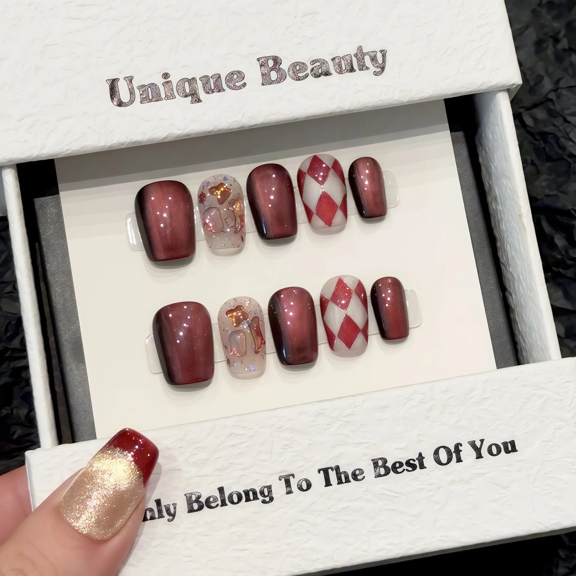 Handmade Press on Nails Red Cat Eyes Sequins Fake Nails Full Cover Wearable Hand-painted Grid Pattern Short False Nail Patches Peaceful Pleasures Health and Wellness S