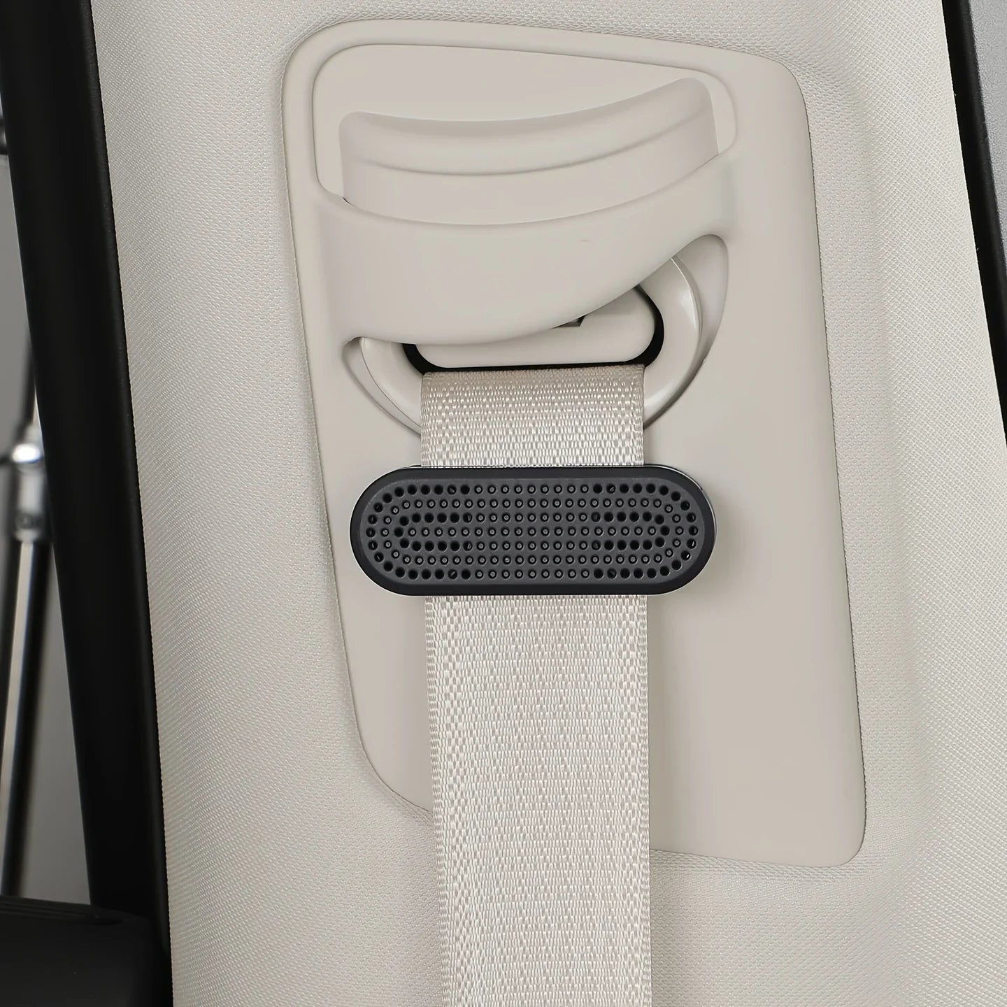 Adjustable Seat Belt Clip – Universal Slip-Resistant Buckle Clamp