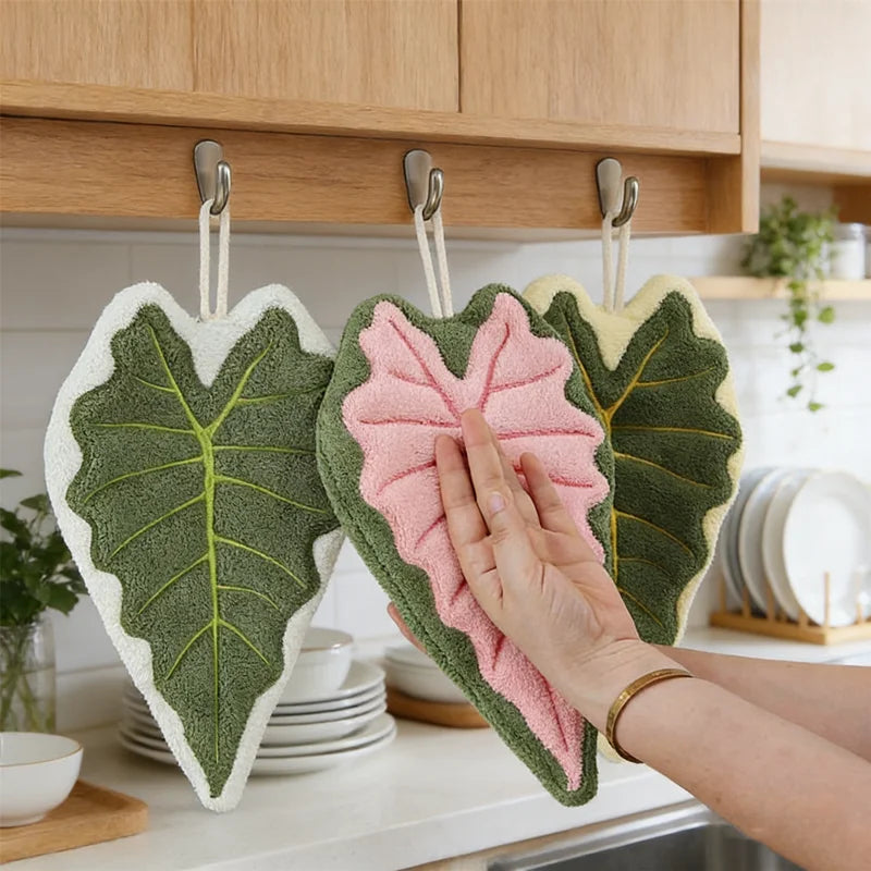 Leaf Coral Fleece Hand Towel – Ultra-Absorbent Quick-Dry