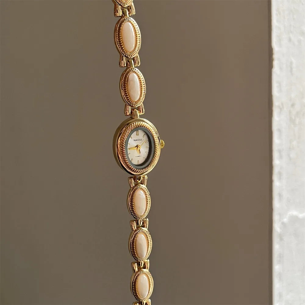 Oval Gemstone Ladies Quartz Watch – Elegant Jade Bracelet