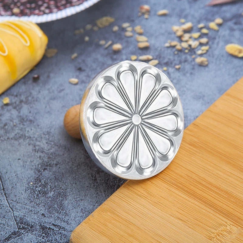 6/3/1 Cookie Cutter Aluminum Alloy Cookie Stamps Wooden Handle Smile Heart Pattern DIY Hand Press Cookie Mold for Festival Party Peaceful Pleasures Health and Wellness chrysanthemum