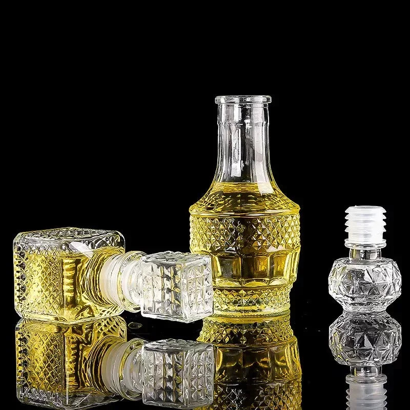 High End Transparent Glass Small Bottle 50/100ml Whiskey Mini Creative Red Bottle Peaceful Pleasures Health and Wellness