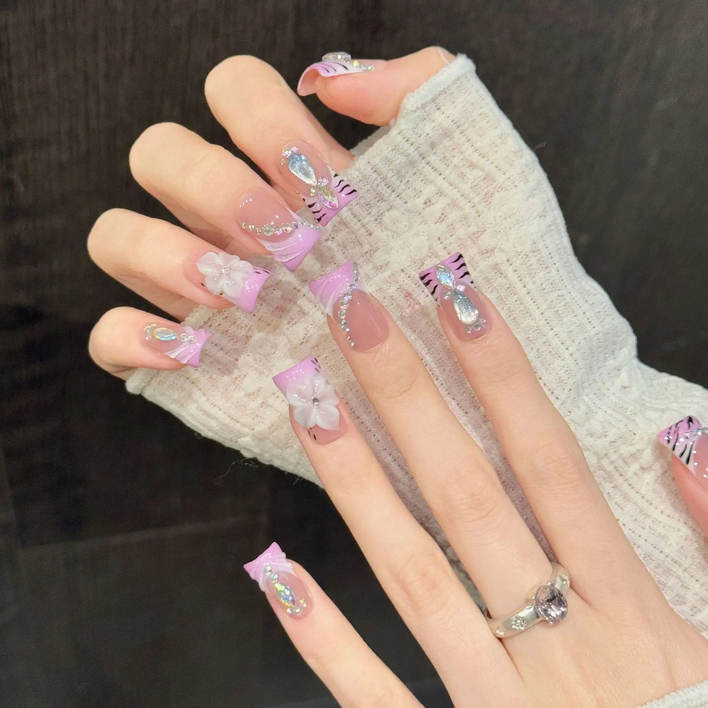 10pcs Women's Short Duckbill Artificial Nails With Pink Gradient French Y2k Handmade Press On Nails 3D Flower Rhinestone Designs Peaceful Pleasures Health and Wellness