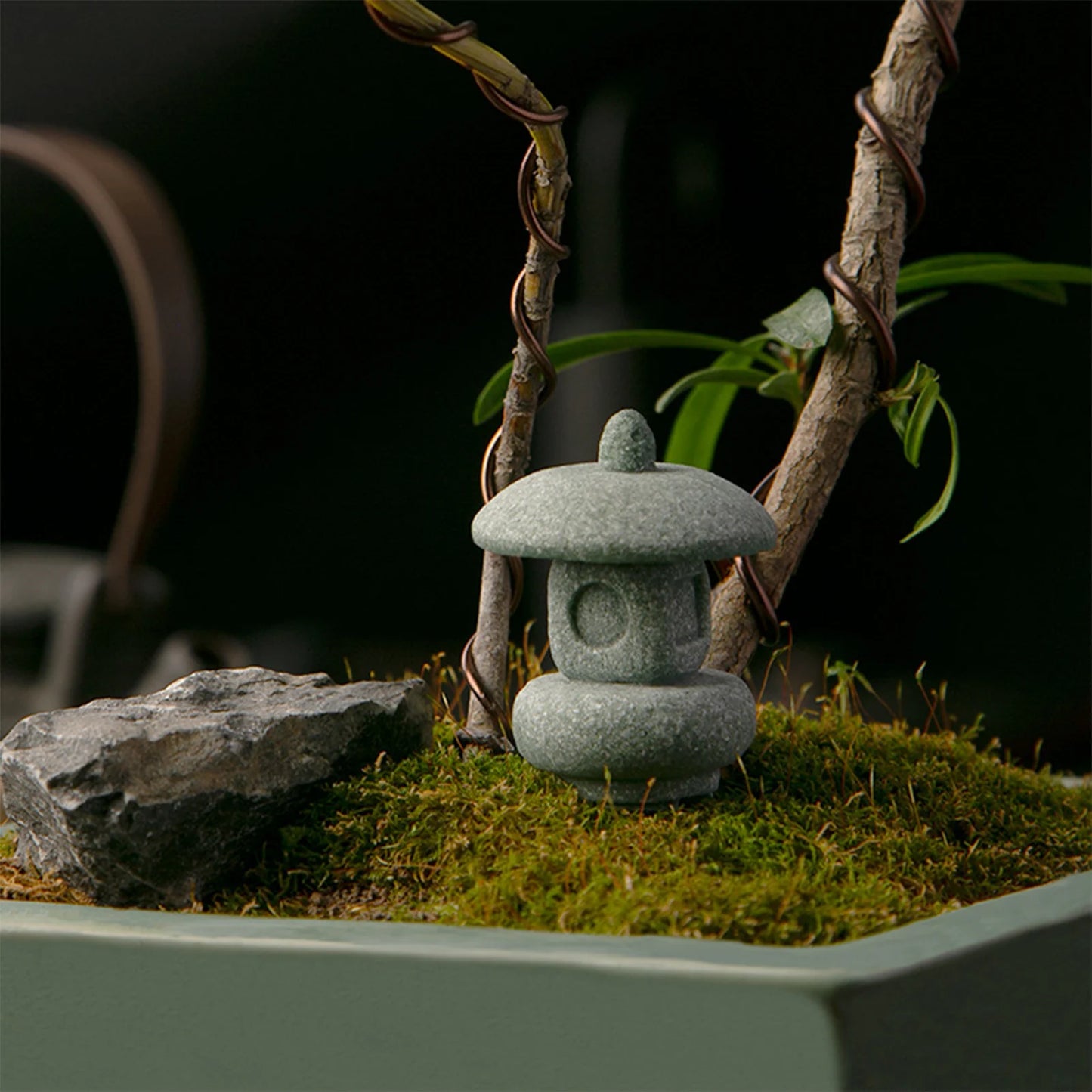 Lantern Garden Statue Table Art Home Room Decoration for Plant Pot Home Garden Yard Peaceful Pleasures Health and Wellness