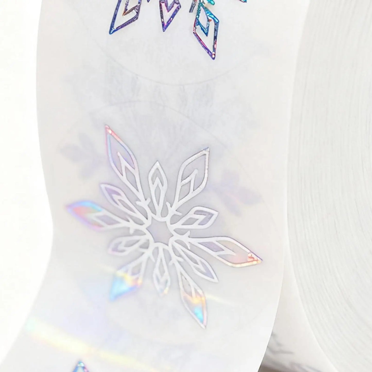 Snowflake Stickers Roll 500 Pieces Round Self-Adhesive Transparent Christmas Labels Scrapbook Decal Roll Party Favor Decor For Peaceful Pleasures Health and Wellness