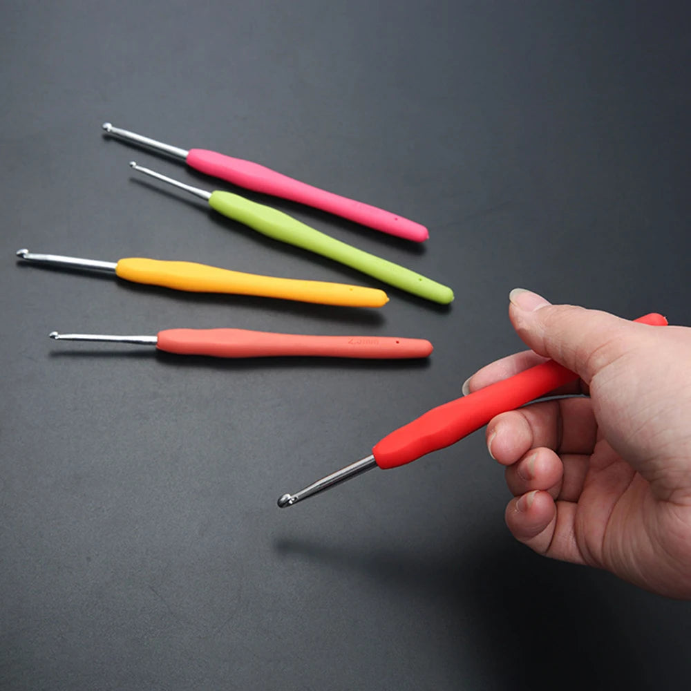 Tpr Crochet 2.0-6.0mm 9-Piece Soft Handle Crochet Hand Woven Rainbow Soft Handle Crochet Aluminum Crochet Set Knitting Needle Peaceful Pleasures Health and Wellness