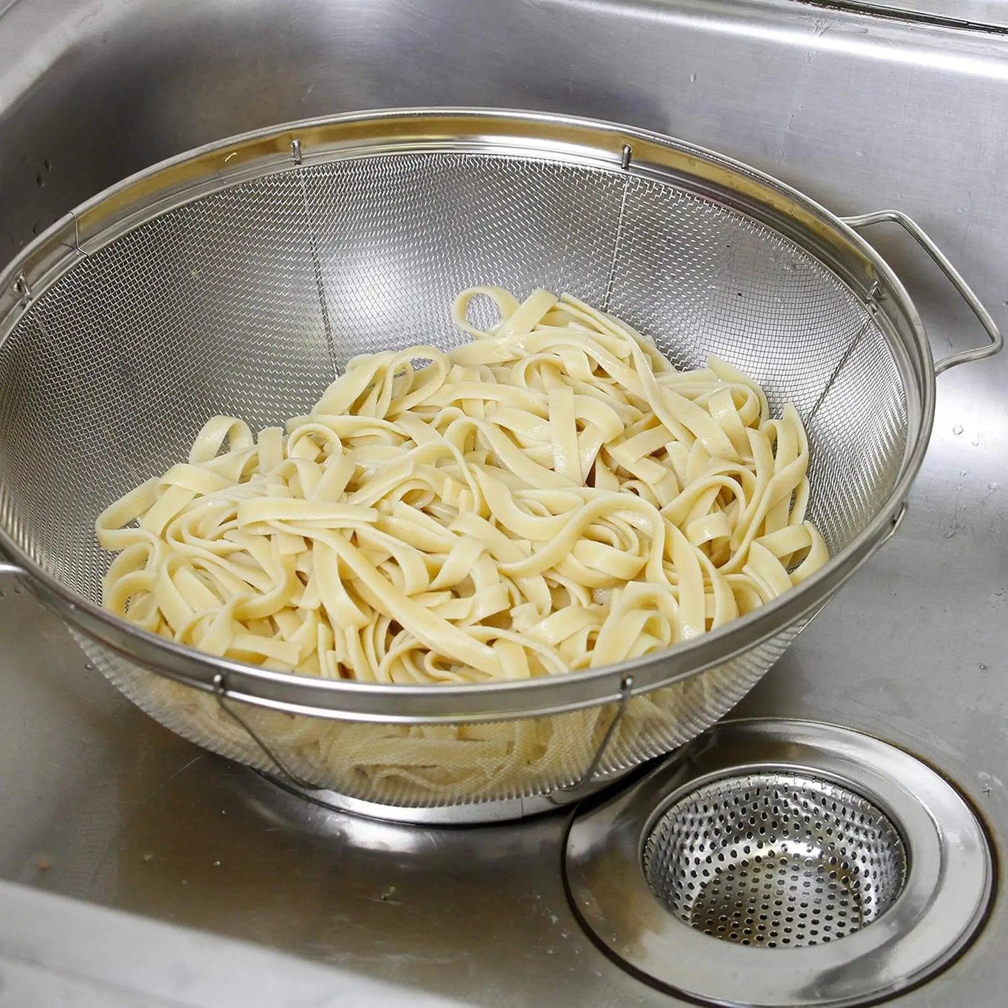 3 Pieces Kitchen Metal Strainers Pasta Strainer Baskets with Handle Stainless Steel Colander Sieves for Spaghetti Fruit Veget Peaceful Pleasures Health and Wellness