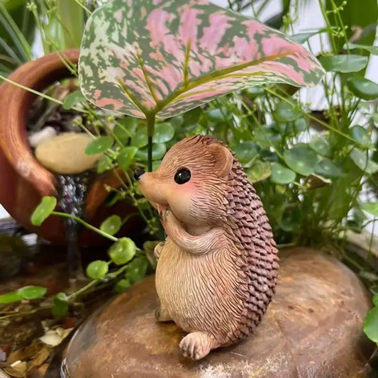 Leaf Umbrella Hedgehog Figurine | Resin Garden Statue Decor Garden Figurine Oasis Select