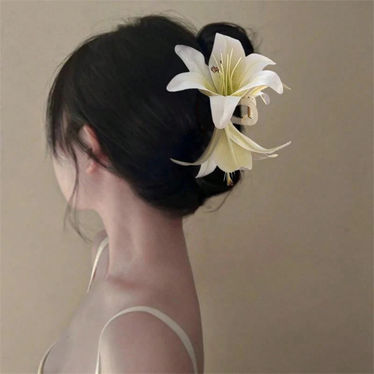 Atmosphere Simulation Lily Flower Hair Clip Beautiful High End Feeling Back Head Hair Bun Shark Hair Clip Headband Accessory New Peaceful Pleasures Health and Wellness 1PC-White