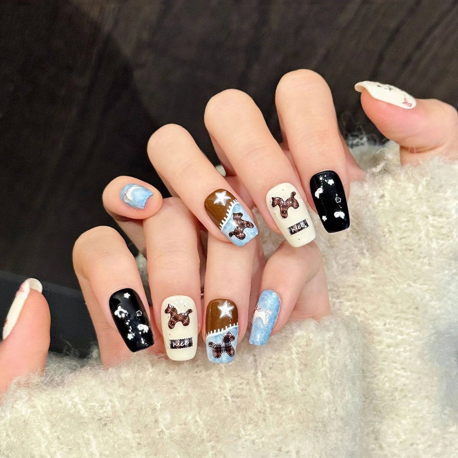 Handmade Press On Nails Cute Snowman Red Berry Fake Nails Removable Short Oval Fashion Glitter Cat's Eye False Nails With Design Peaceful Pleasures Health and Wellness