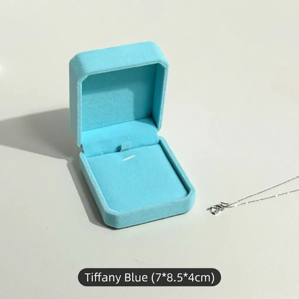 Velvet Necklace Pendant Gift Box – Soft Lined Jewelry Storage Case