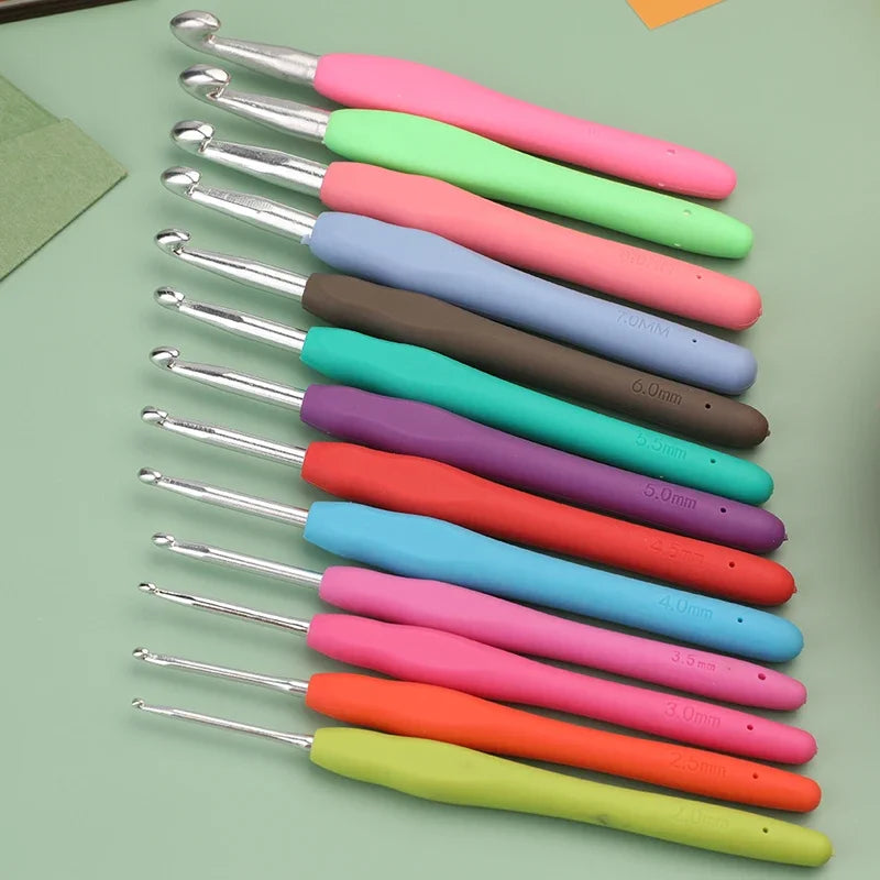14pcs Colorful Rubber Handle Knitting Needles Kit With Sewing Clips Plastic Needles Staniless Steel Scissors Crochet Hooks Set Peaceful Pleasures Health and Wellness 2.0-10.0mm 13pcs