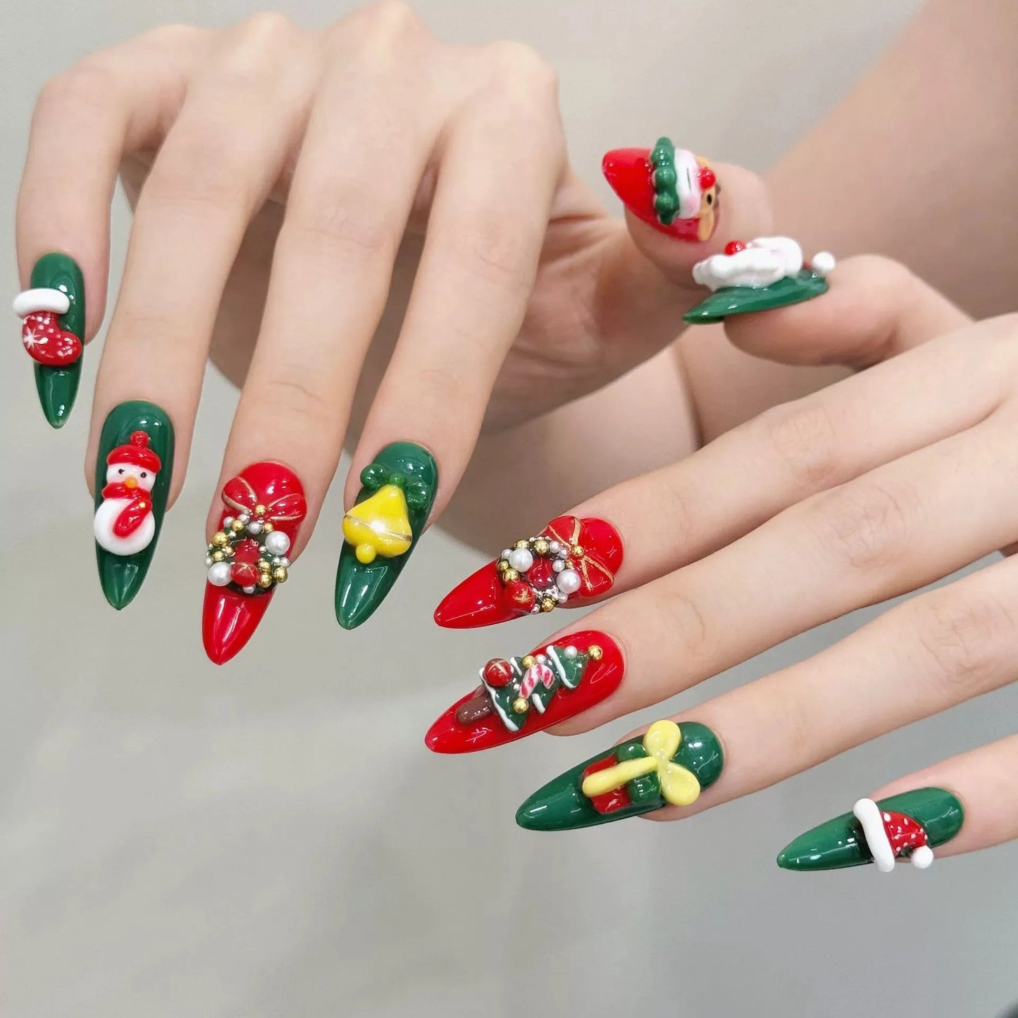 10PCS Handmade Christmas Press on Nails 3D Pearl Wreath Decor Fake Nail Tips Wearable Long Red Green False Nails Almond Fashion Peaceful Pleasures Health and Wellness