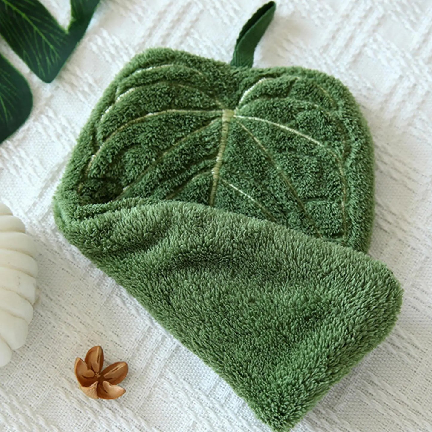 Leaf Hand Towels 2-Pack – Soft Coral Fleece, Absorbent