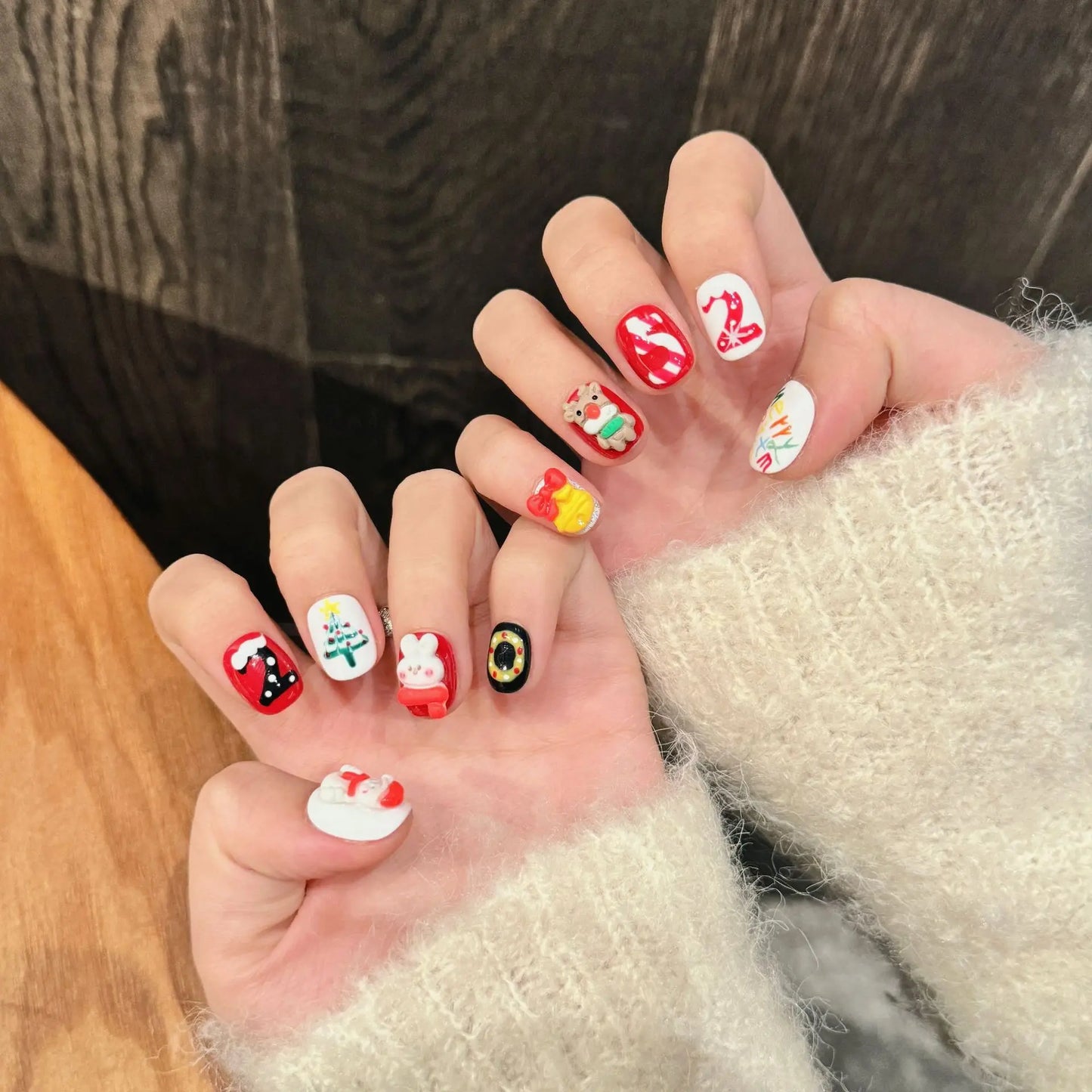 Christmas Press-On Nails | Bow & Deer Short Red Design – 10pcs