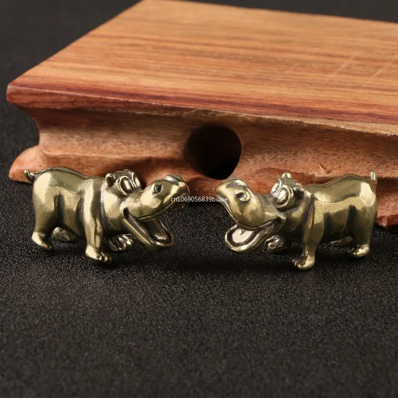 Retro Brass Hippo Figurines Ornaments Pure Copper Animal Hippo Model Statue Miniatures Desk Decorations Feng Shui Gifts Decor Peaceful Pleasures Health and Wellness