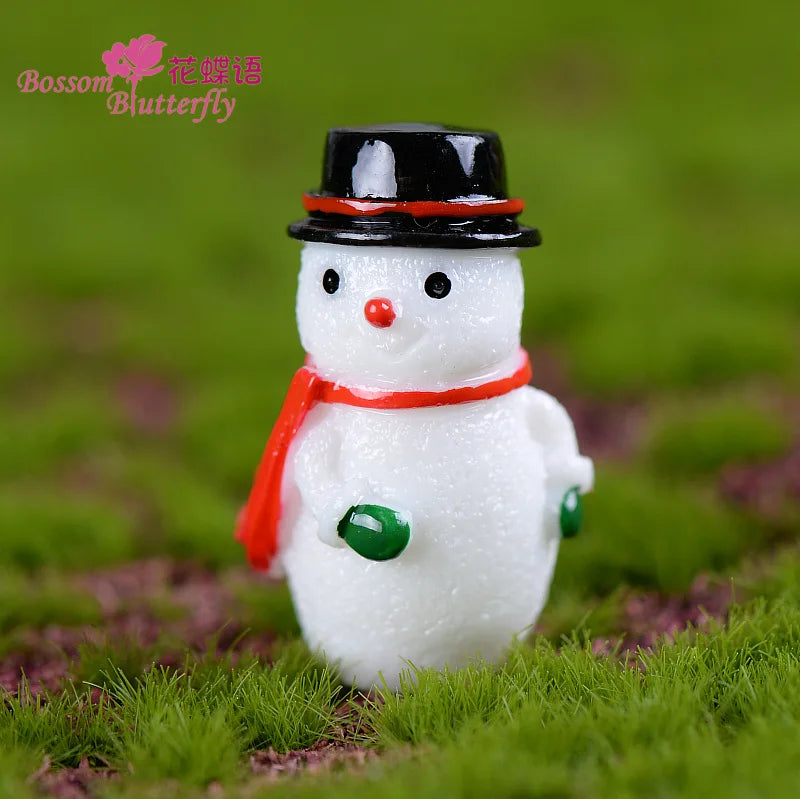 1pcs Fairy Garden Cartoon Ornaments Resin Craft Gift Christmas Santa Snowflake Snowman Miniature Figurine Accessories Home Decor Peaceful Pleasures Health and Wellness White 2