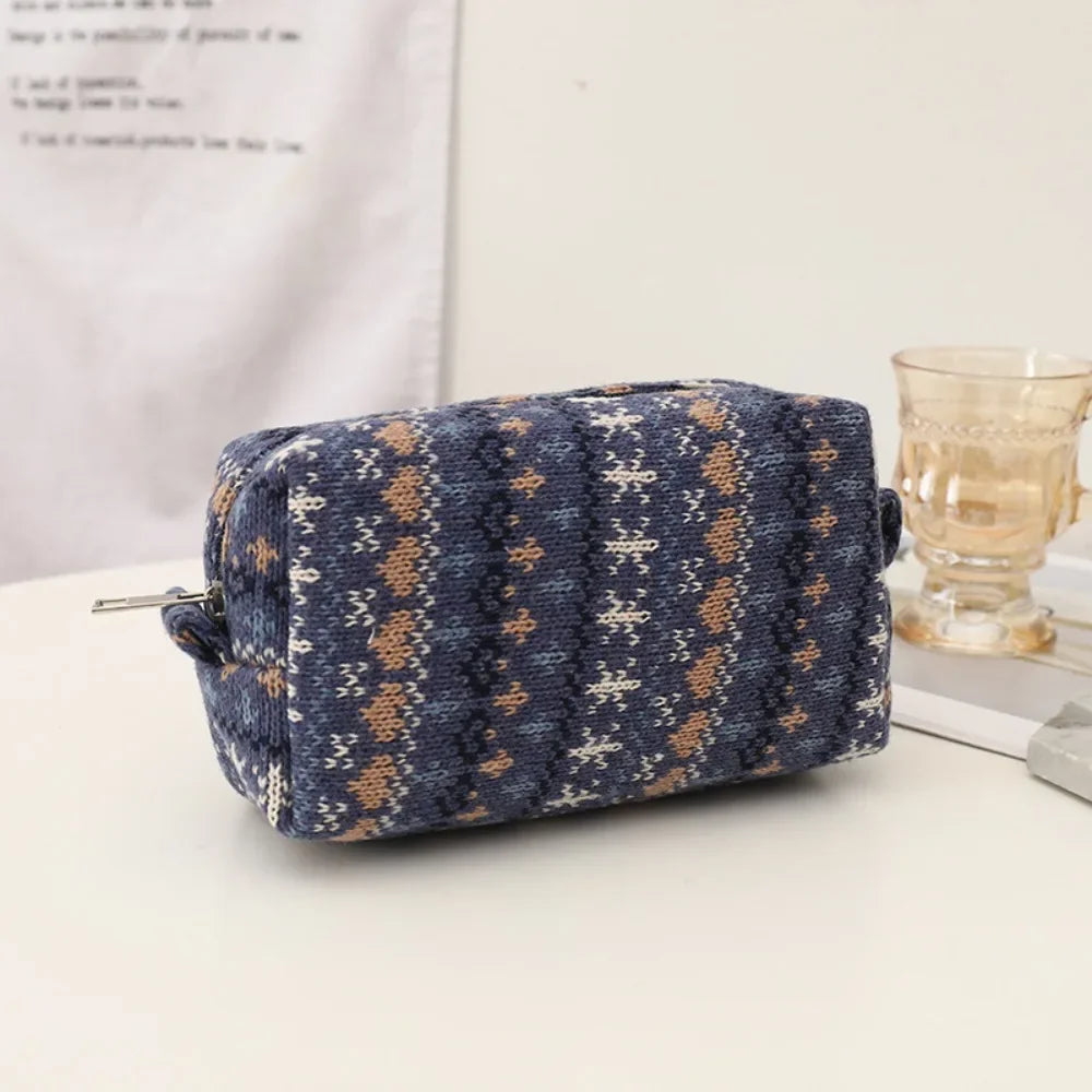 Knitted Fabric Christmas Cosmetics Storage Bag Dirt-proof Girl Heart Christmas Pencil Case Large Capacity Kawaii Peaceful Pleasures Health and Wellness Style B