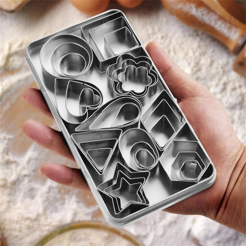 30-Piece Mini Geometric Cookie Cutter Set – 430 Stainless Steel, 10 Shapes, 3 Sizes, Tin Storage Box