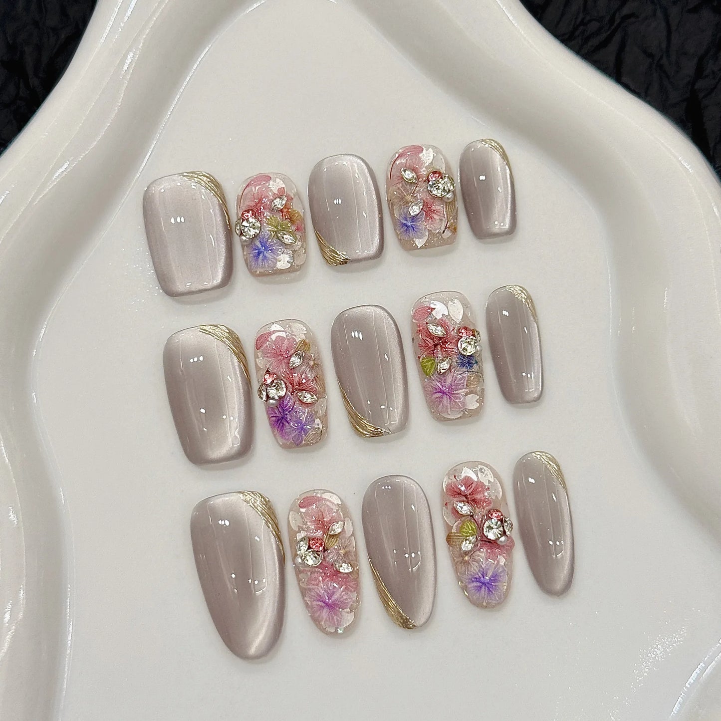 10pcs Handmade Glitter Cat Eyes Press on Nails Spring Flowers Design Sweet Fake Nails Wearable Reusable Short Oval Fake Nails Peaceful Pleasures Health and Wellness