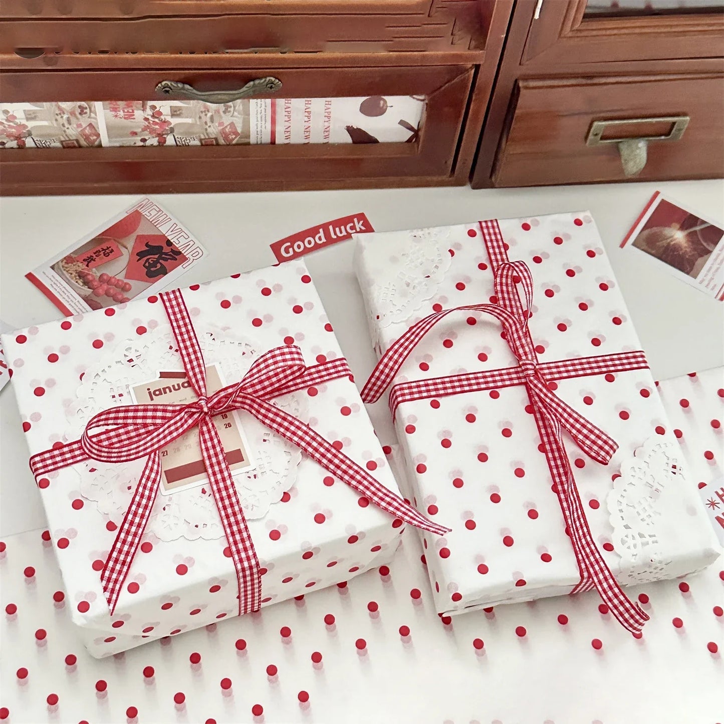 Polka Dot Pearl Flower & Gift Wrapping Paper Sheets – 10 Pack