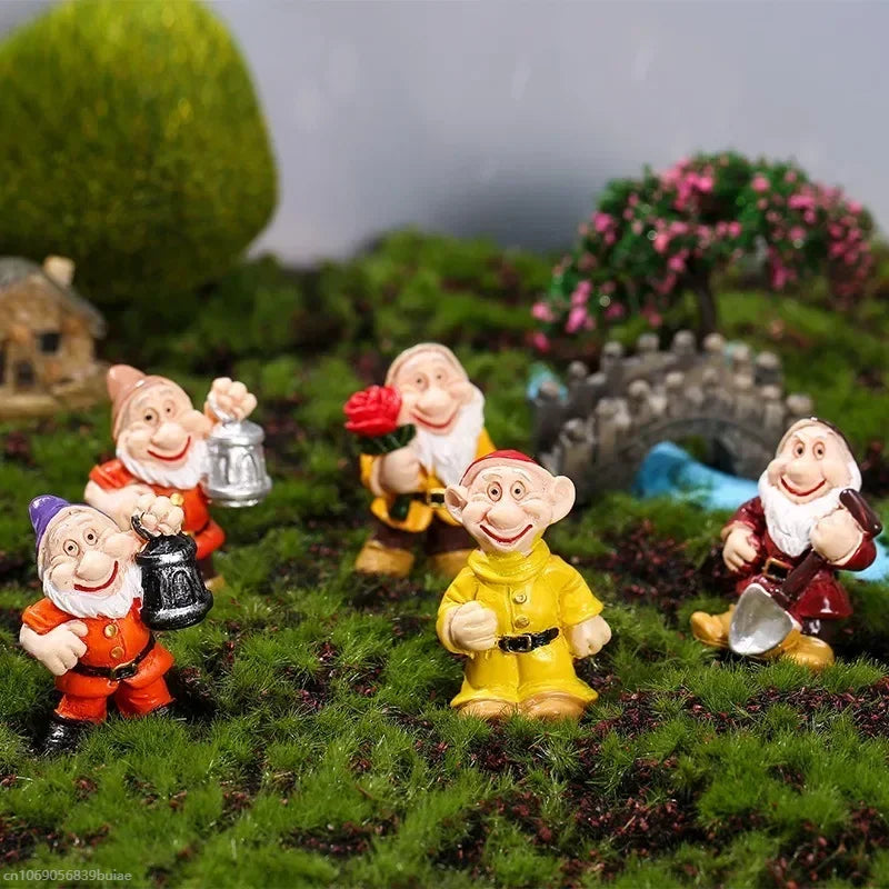 Funny Peeing Elf Resin Figurine | Garden Gnome Ornament